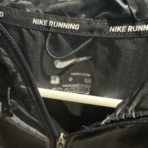 Nike windbreaker - Picture 3 of 3